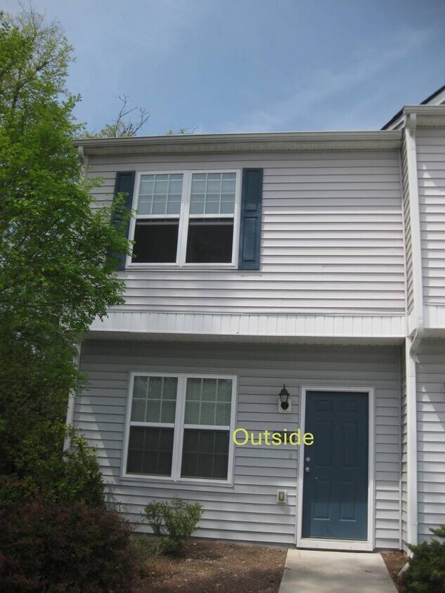 Outside - 162 Blue Crest Ln