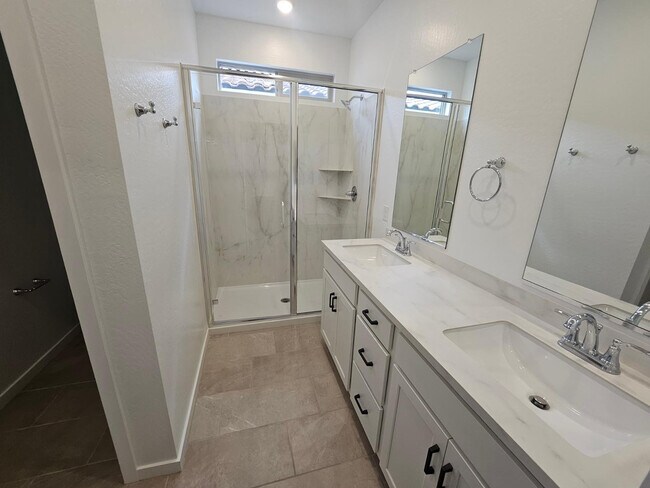 Foto del edificio - 548 Fremont Pass