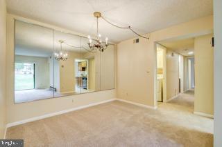Building Photo - 15301 Beaverbrook Ct