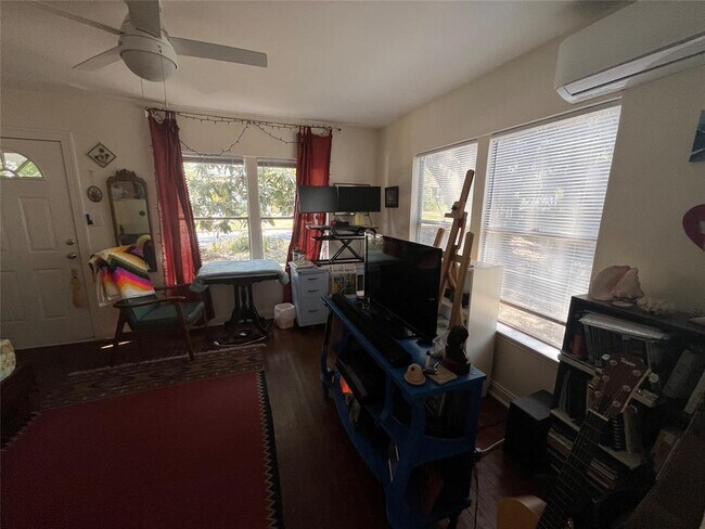 Building Photo - 1400 Hillside Ave