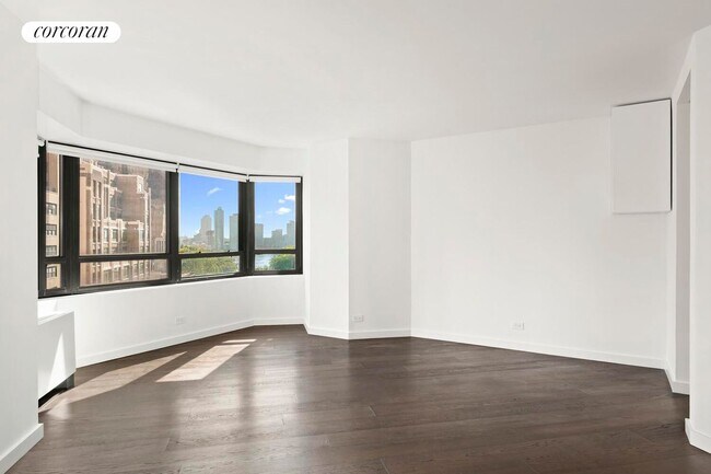 Foto del edificio - 240 E 47th St