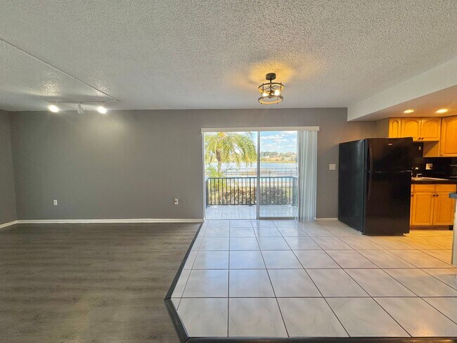 Building Photo - Buckeye Condo | Pool & Lake View | Ground Floor