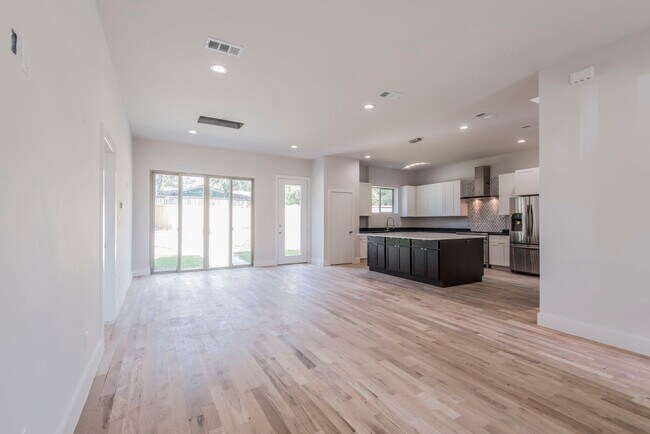 Foto del edificio - 8718 Boundbrook Ave