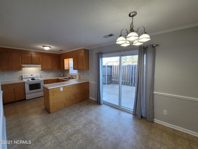 Building Photo - 1201 Cross Creek Cir