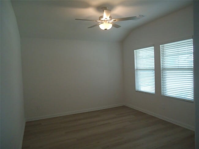 Foto del edificio - 3407 Copperwood Dr