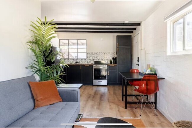 Foto del edificio - 1802 E Cypress St