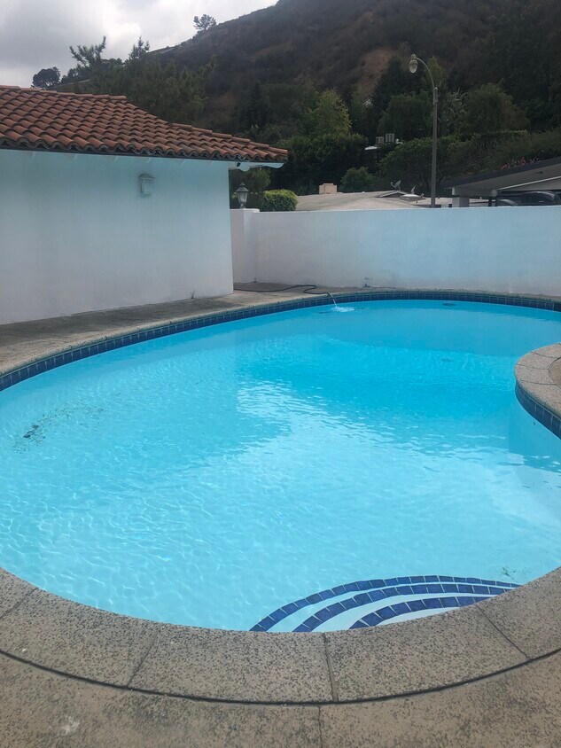 Primary Photo - 2054 N Beverly Dr
