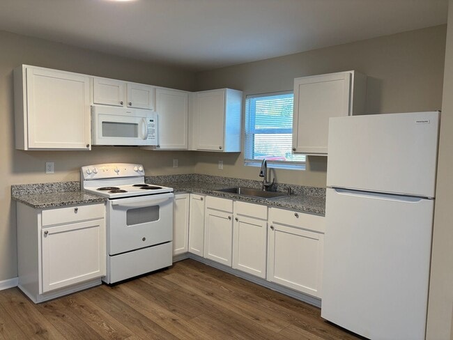 Foto del edificio - NEWLY RENOVATED 2 BED, 1 BATH HOME IN ASHEBORO, LAWN CARE INCLUDED!