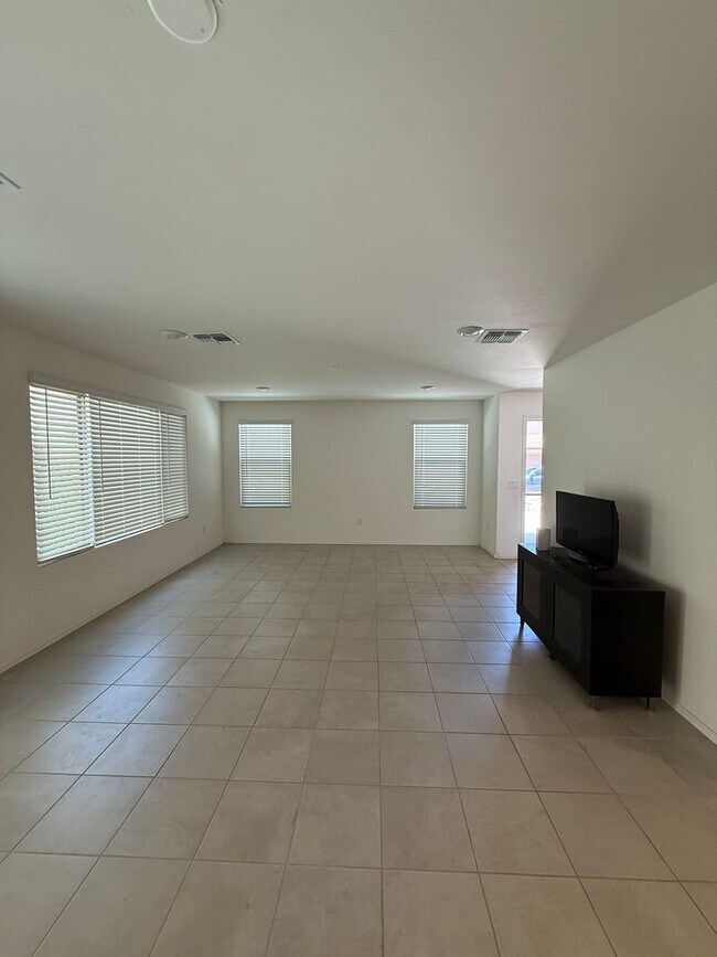 Building Photo - Modern 4-Bedroom Home Built in 2023 – Prime Tucson Location