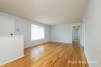 Building Photo - 7433 Alcott St