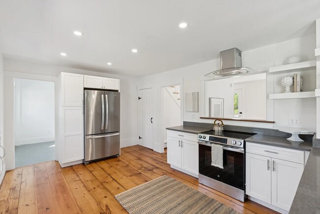 Foto del edificio - Modern Comfort Meets Country Charm in Cumb...