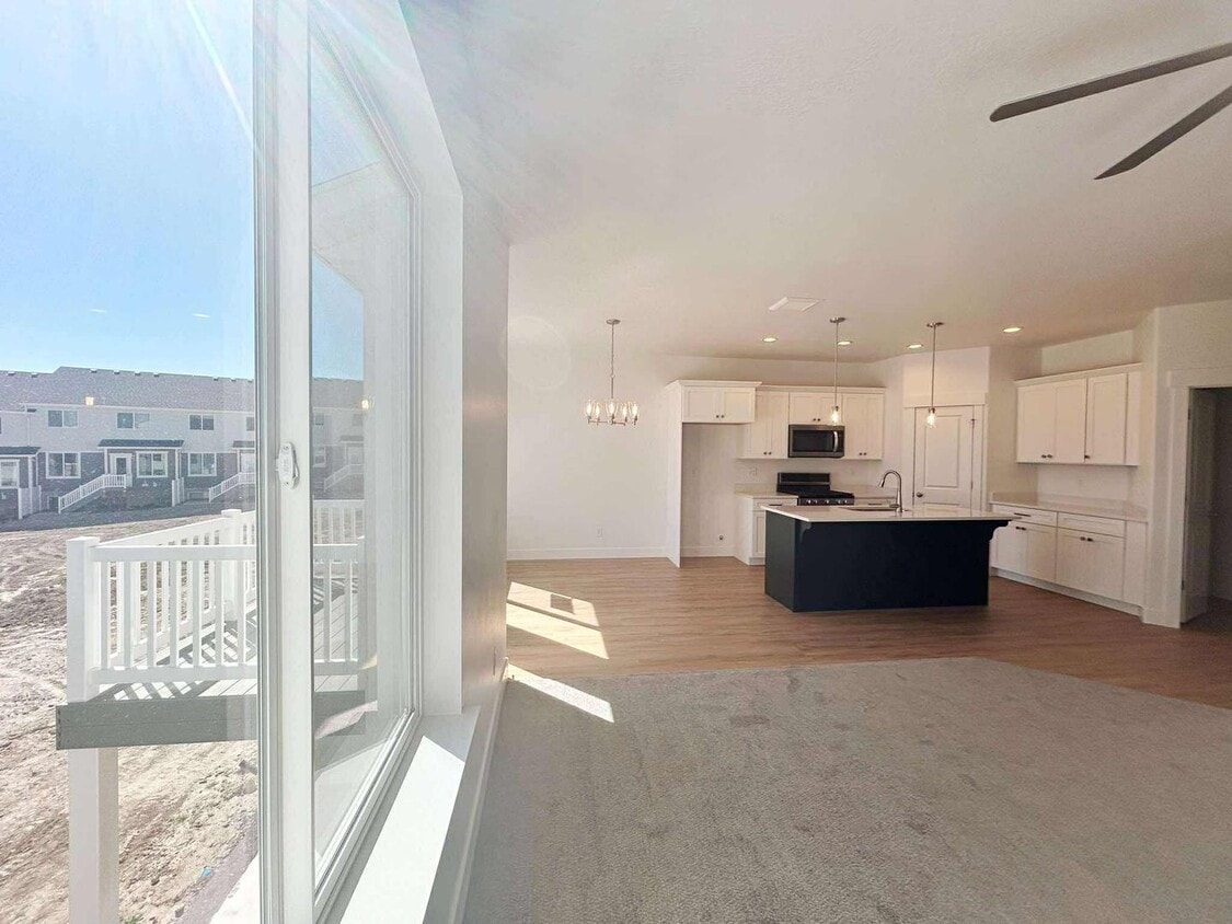 Foto principal - 1340 N Sage Dr