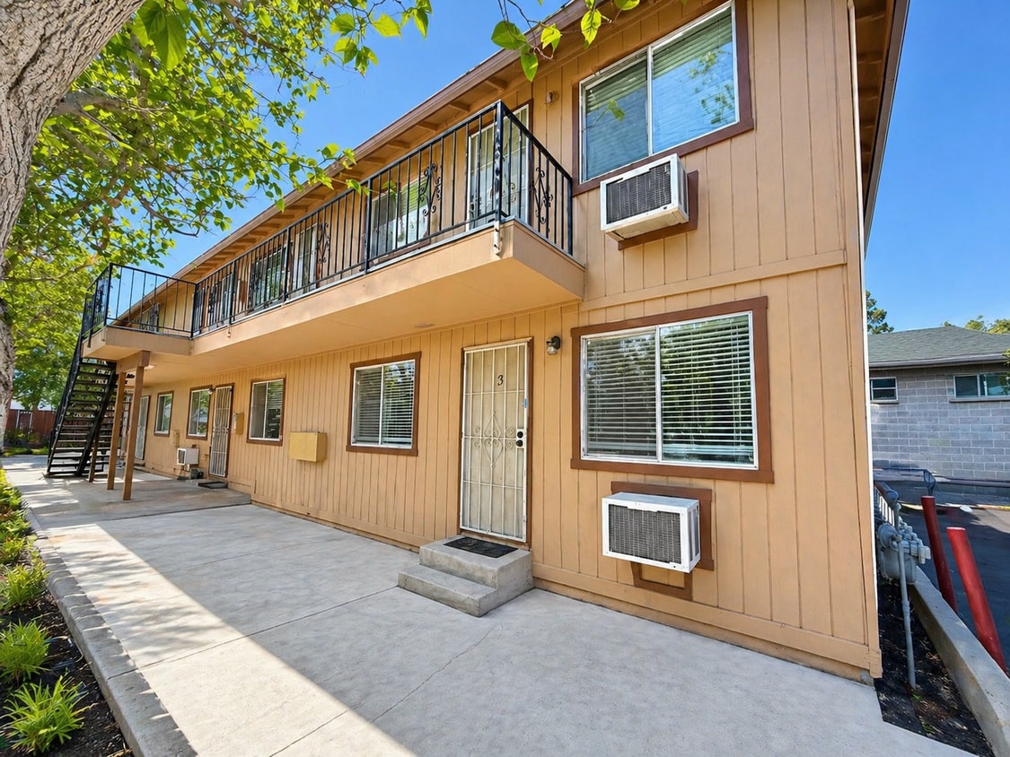 Building Photo - 614 Moran St