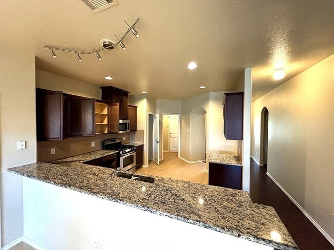 Building Photo - 9717 Sand Trap Dr