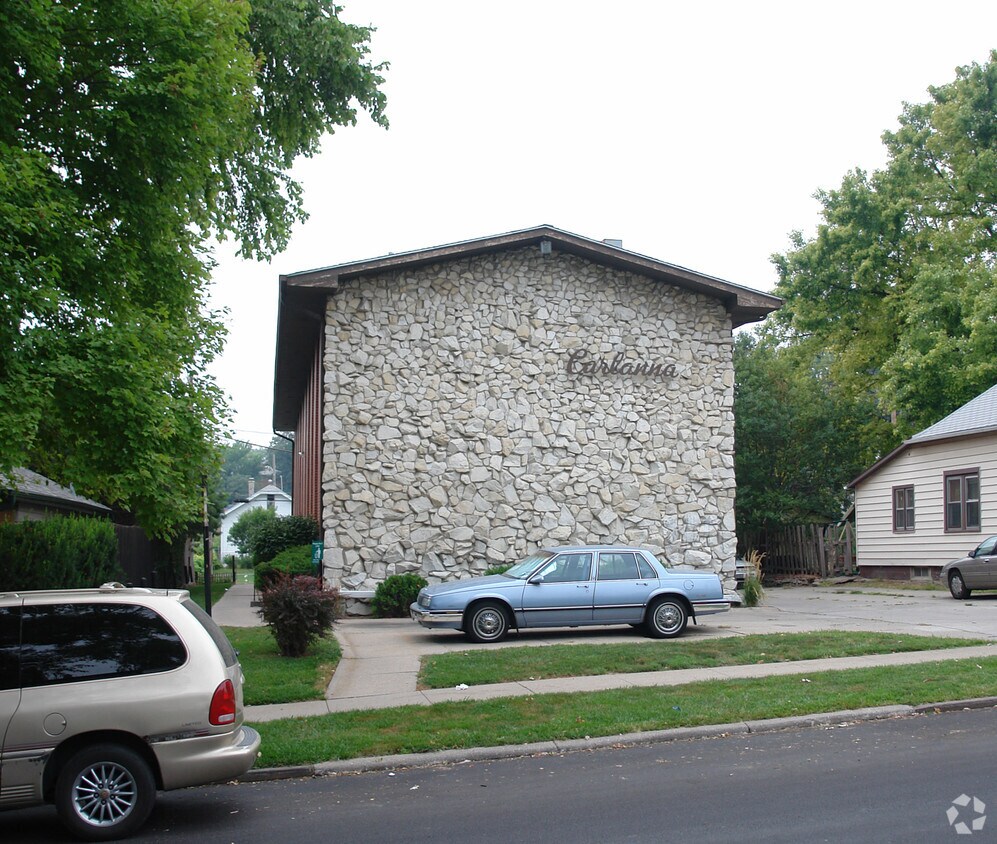 Foto del edificio - Carlanna Apartments