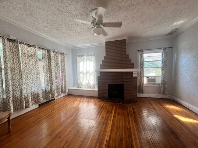 Sala de estar - 1405 W Barker Ave