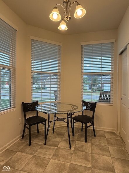 Building Photo - 4879 Larkspur Dr