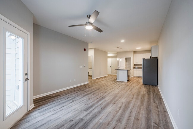 Building Photo - Parkway at 31 Apartments