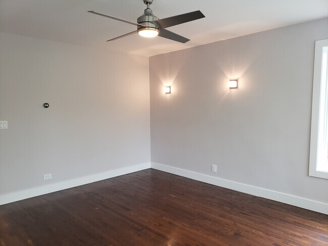 Building Photo - 5812 N Campbell Ave