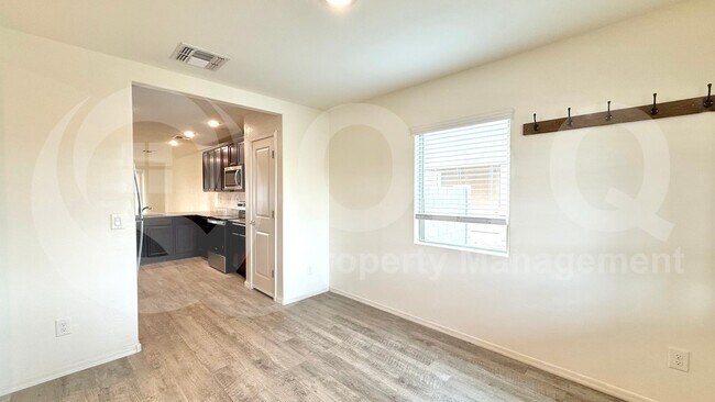 Building Photo - 1537 E Kendall Pl