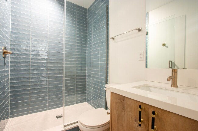 Building Photo - 3305 Primera Ave