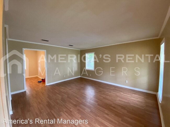 Building Photo - 3 br, 1.5 bath House - 4312 Radburn Road