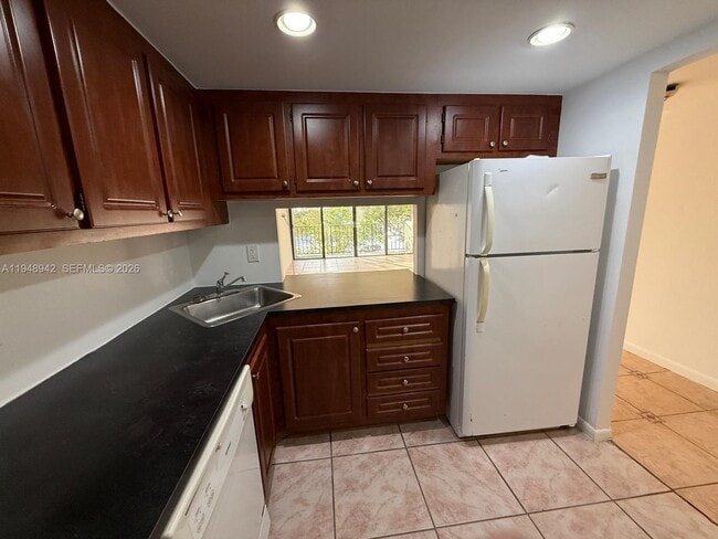 Building Photo - 1470 NE 123rd St