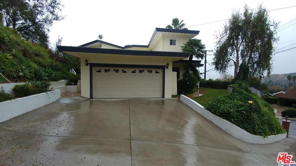 Front - 2510 Risa Dr