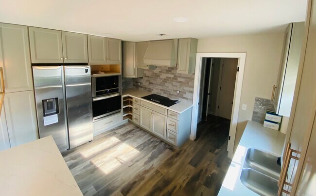 Building Photo - 3016 Red Rock Cir
