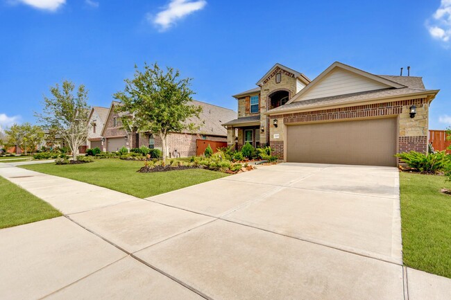 Foto del edificio - Custom built, 2-story Lennar Home with Gam...