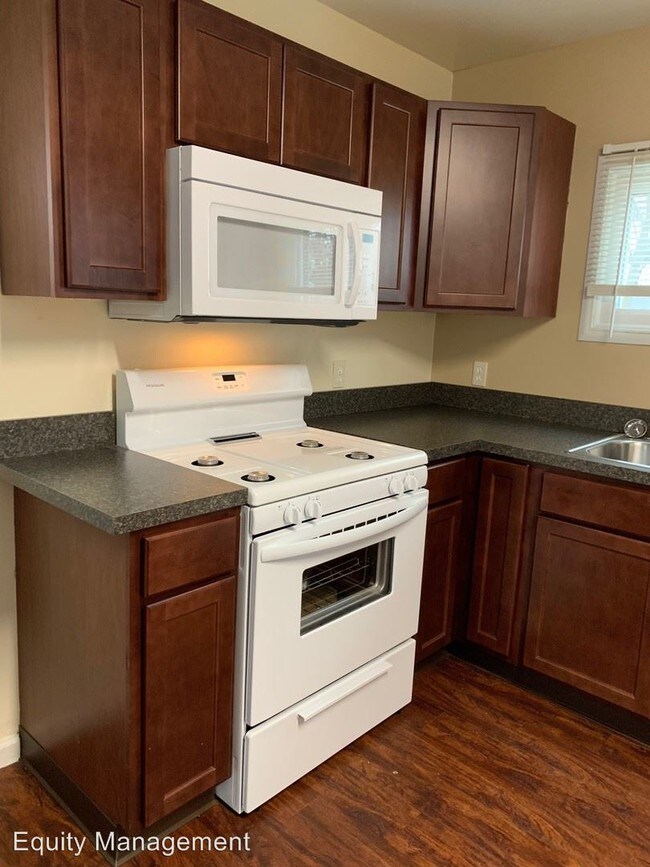 Building Photo - 5 br, 2 bath House - 4222 Woodmere Dr