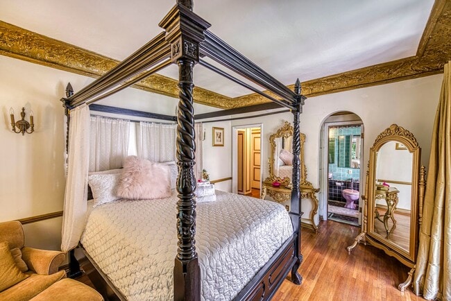 Interior Photo - Los Altos Apartments