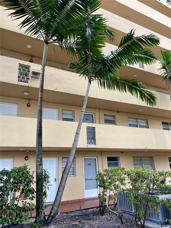Foto del edificio - 1750 NE 191st St