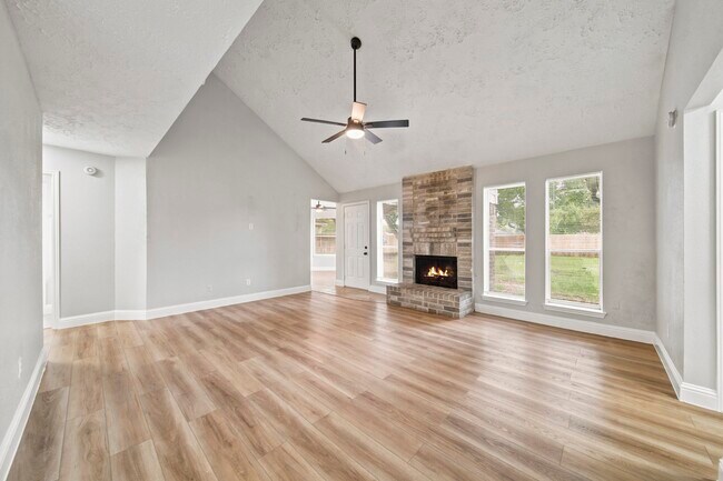 Foto del edificio - 22039 Rivermead Dr