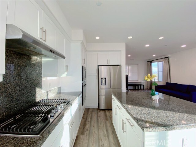 Building Photo - 183 Carmine