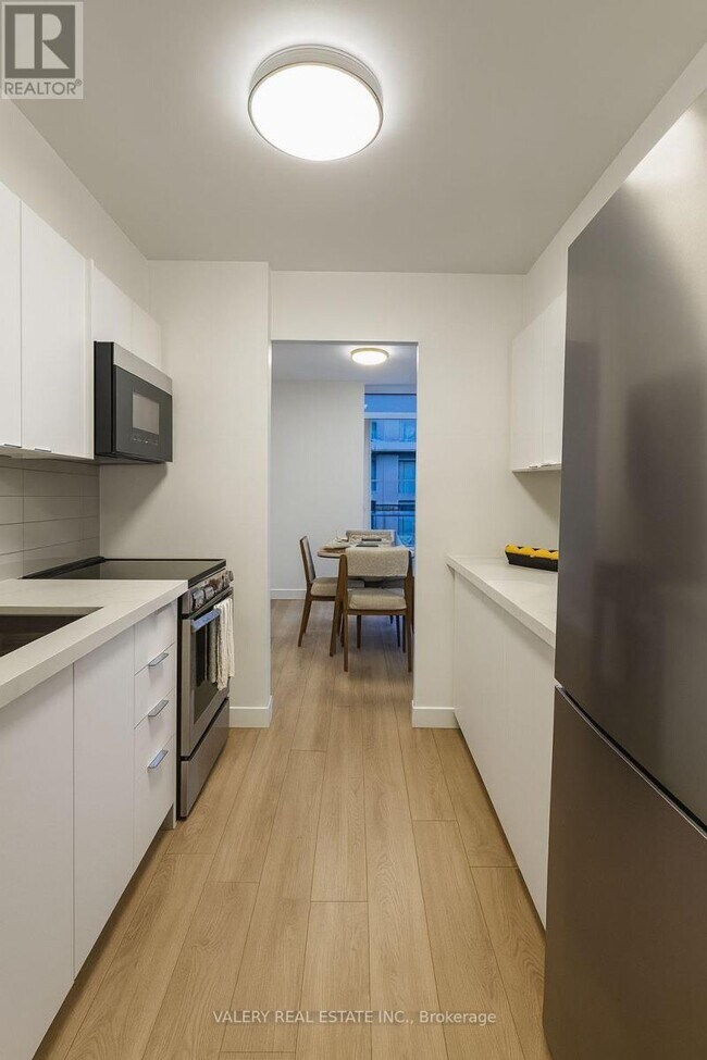 Photo du bâtiment - 70 Park St E