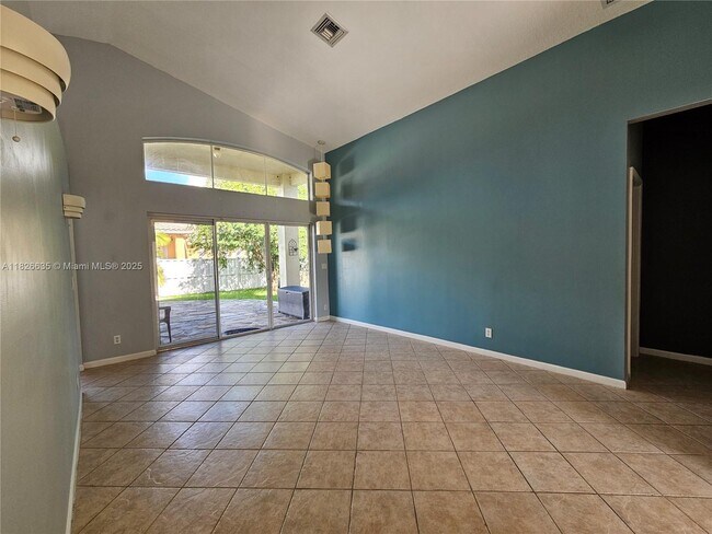 Foto del edificio - 743 SW 190th Ave