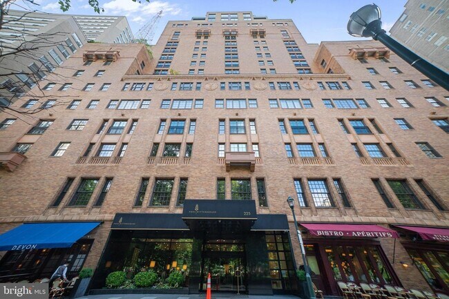Building Photo - 219 S 18th St