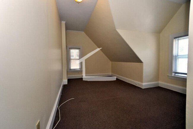 Building Photo - 16 Orkney Rd