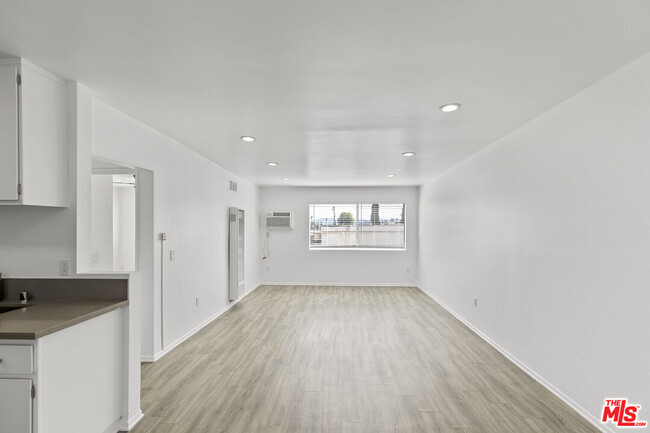 Foto del edificio - 15314 Gault St