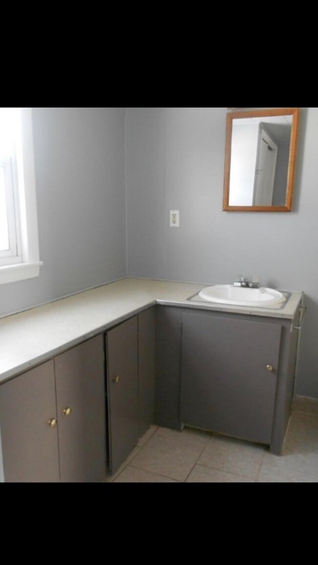 Foto del edificio - 640 E Pleasant St