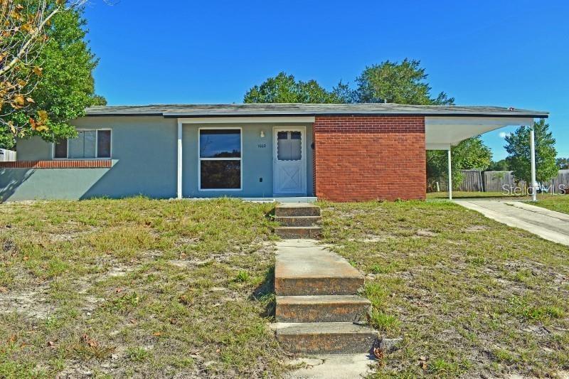 Primary Photo - 1002 Cobblestone Dr