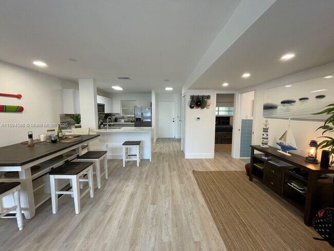 Foto del edificio - 3944 NE 167th St