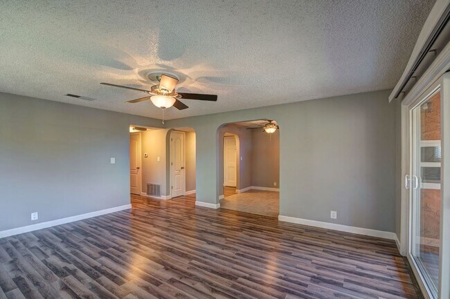 Foto del edificio - Riverview Condominiums