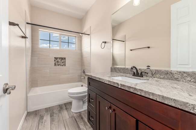 Building Photo - 2338 W Sierra Vista Dr