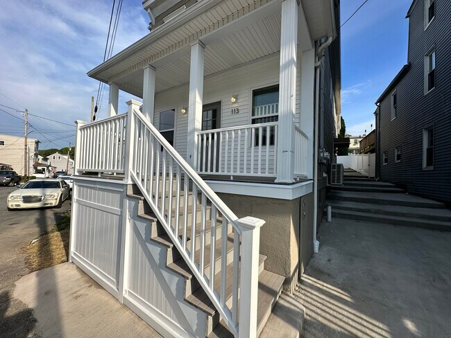 Building Photo - 113 N Coal St