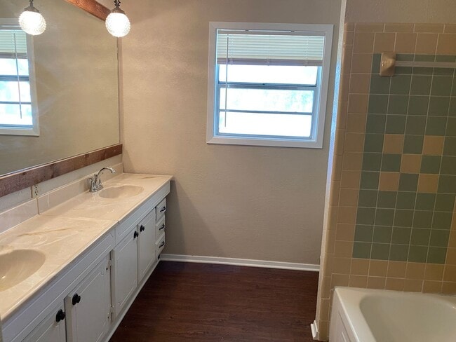 Building Photo - 5/2.5/2 coming soon!