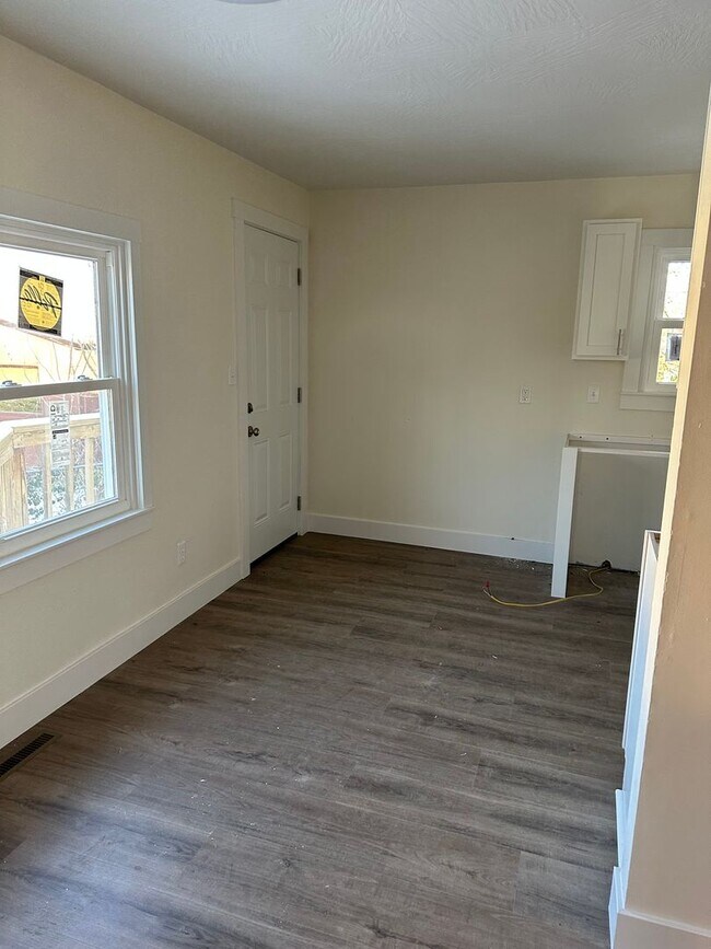 Foto del edificio - NEW REMODEL