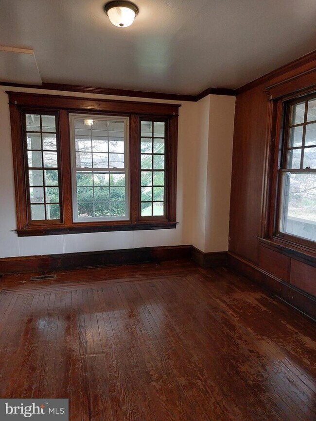 Building Photo - 503 Brower Ave