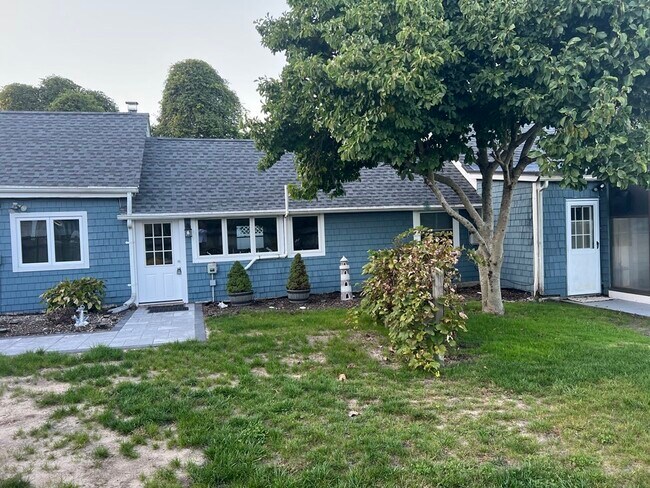 Building Photo - 278 Delano Rd